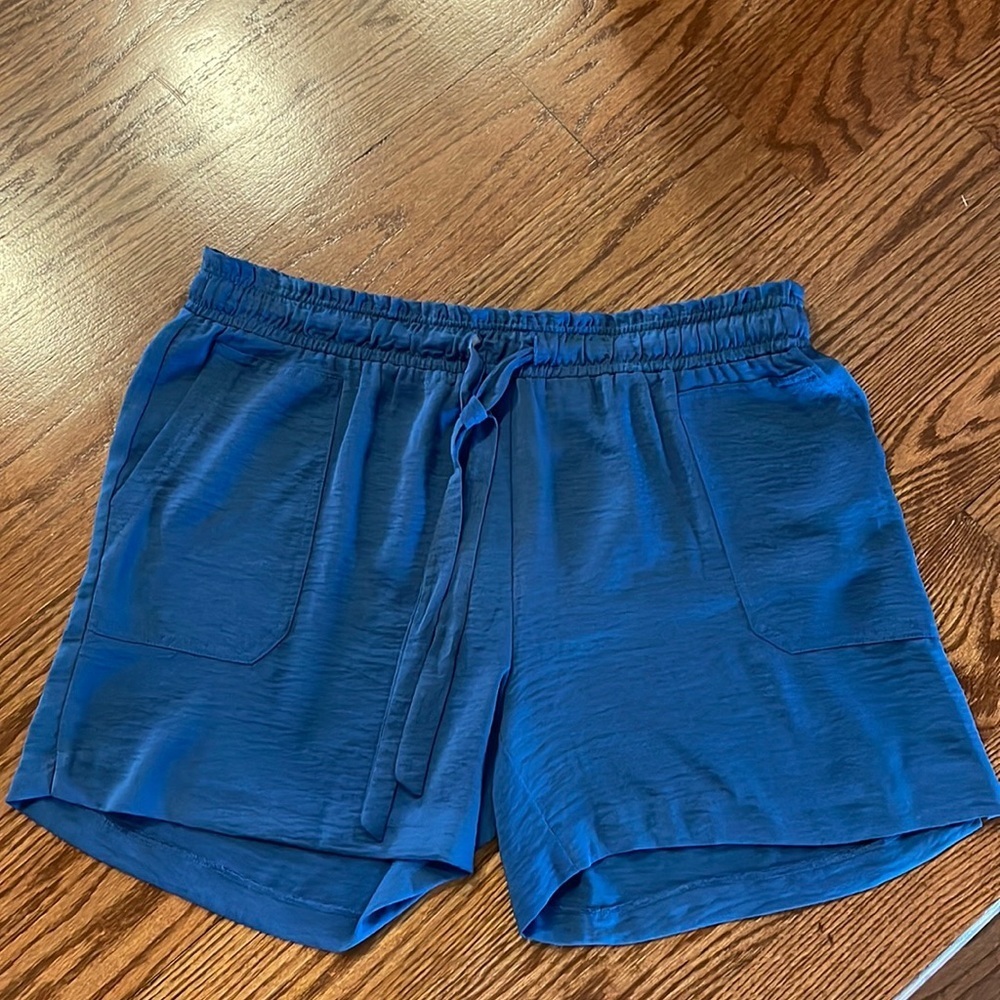 SOHO Apparel poly elasticized draw string waist shorts blue size XL w/ pockets